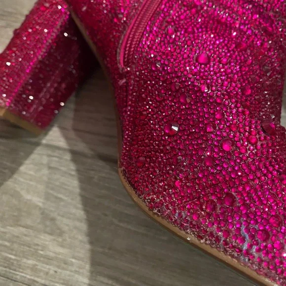Betsey Johnson Cady rhinestone ankle boots in fuchsia. Size 10 - Picture 6 of 9